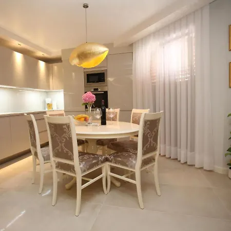 Mustra By Interhome *