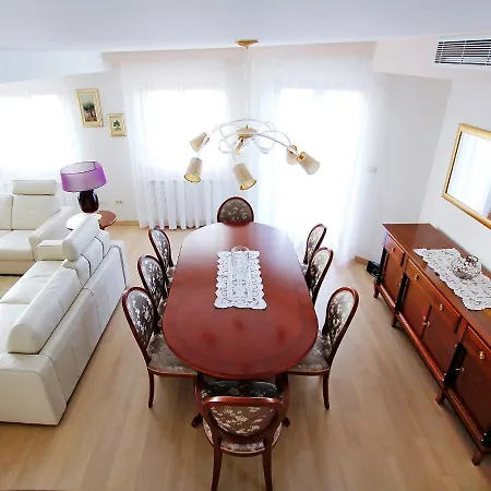 Mustra By Interhome *